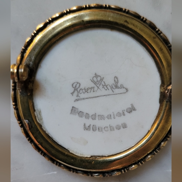 ANTIQUE German Porcelain Floral Brooch - Picture 5 of 7